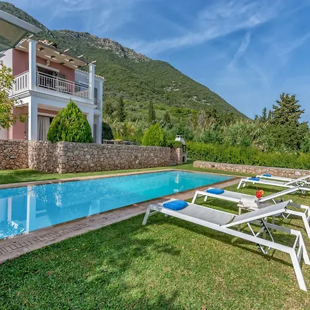 Kyklamino Villa